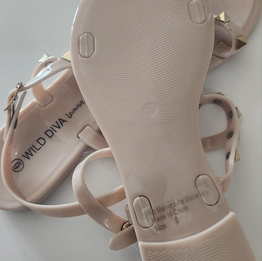 Sandals - Picture 2 of 4